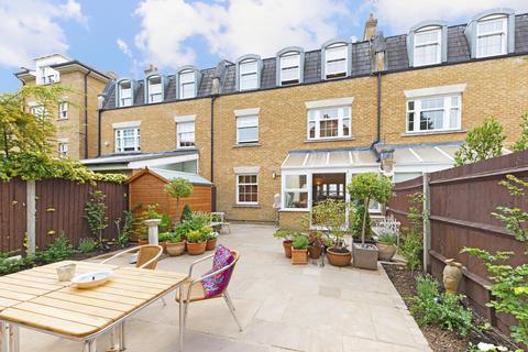 7 Belmont Mews, London, SW19 5QP
