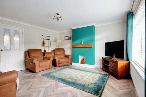 4 bedroom end of terrace house for sale, Bridgnorth Drive, Clifton, Nottingham