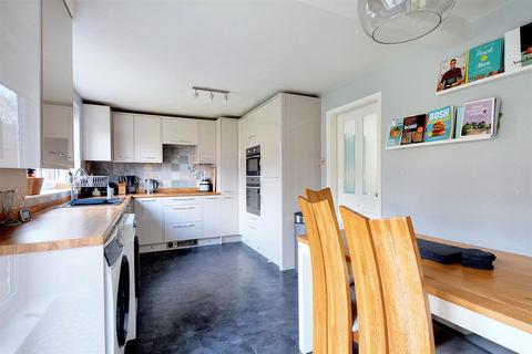 4 bedroom end of terrace house for sale, Bridgnorth Drive, Clifton, Nottingham