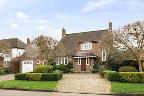 45 Heathfield, Chislehurst, BR7 6AF
