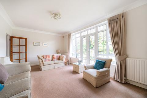 45 Heathfield, Chislehurst, BR7 6AF