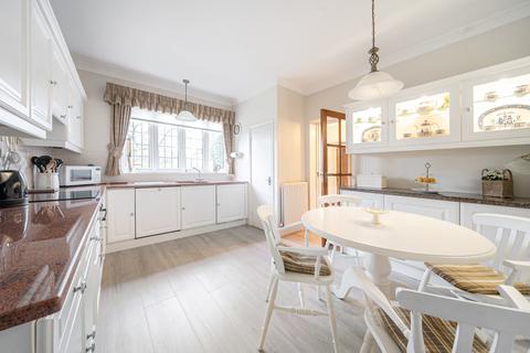 45 Heathfield, Chislehurst, BR7 6AF