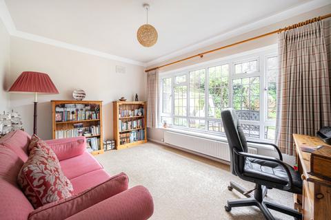 45 Heathfield, Chislehurst, BR7 6AF
