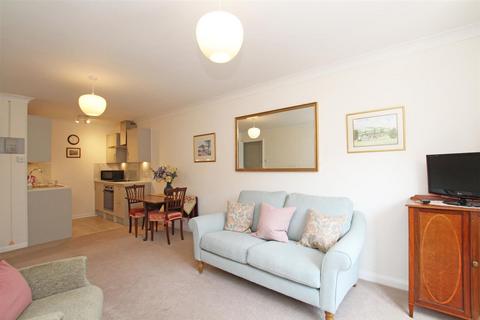 2 bedroom retirement property for sale, Chapel Street, Chichester, PO19