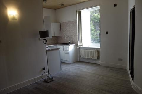 Studio to rent, Quarry Street, Hamilton ML3