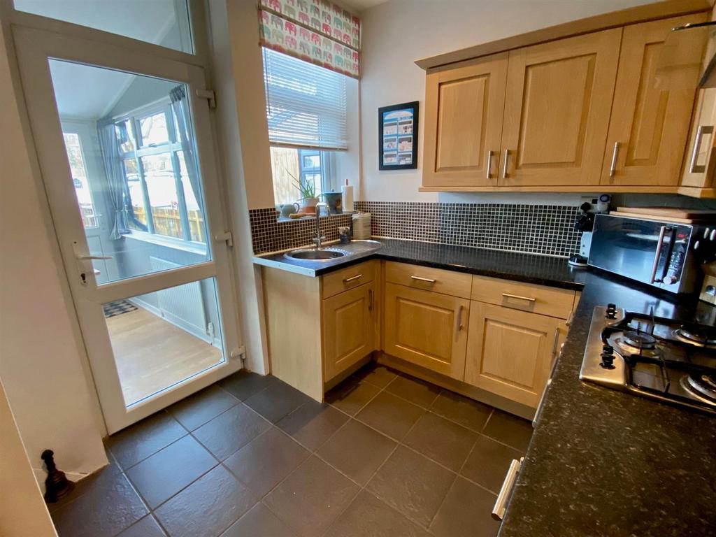 Bramleys Estate Agents - Eldon Road - Marsh (5).jp