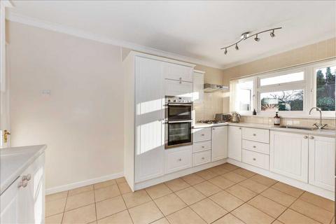 3 bedroom semi-detached house for sale, Valley Rise, Sarisbury Green