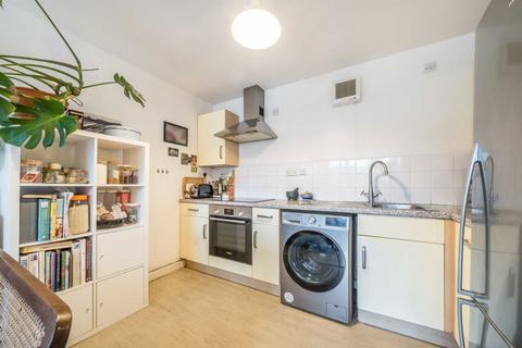 2 bedroom flat for sale, Lower Clapton Road, London E5