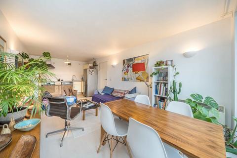 2 bedroom flat for sale, Lower Clapton Road, London E5