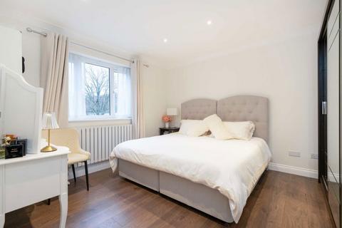 2 bedroom flat for sale, Regency Crescent, London NW4