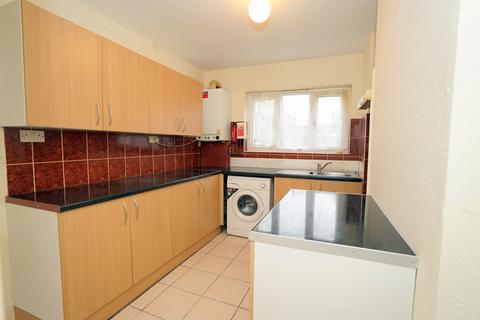 3 bedroom end of terrace house to rent, Loughton, IG10