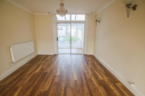 3 bedroom end of terrace house to rent, Keresley Road, Keresley CV6