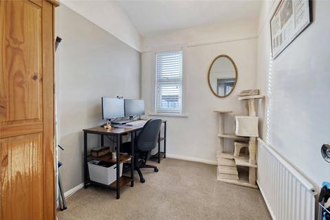Upper Flat, 61 Bellevue Road, Southend-on-sea, SS2 4JE