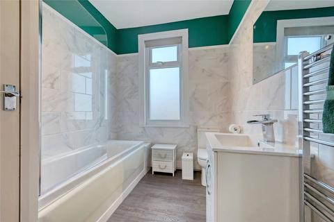 Upper Flat, 61 Bellevue Road, Southend-on-sea, SS2 4JE