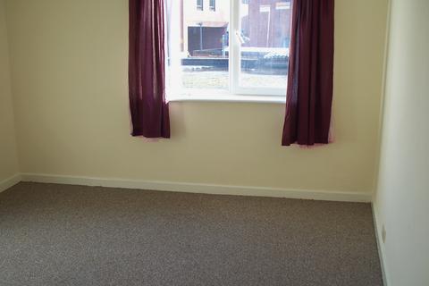 2 bedroom flat to rent, Westgate, Grantham, NG31 6LX