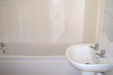 2 bedroom flat to rent, Westgate, Grantham, NG31 6LX