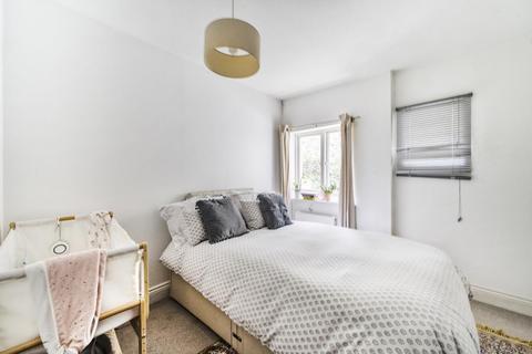 2 bedroom flat for sale, Lavender Hill, Battersea