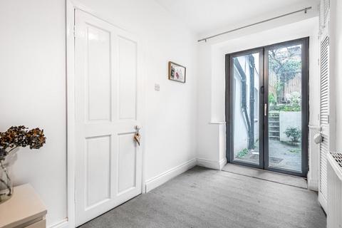 2 bedroom flat for sale, Lavender Hill, Battersea, London, SW11