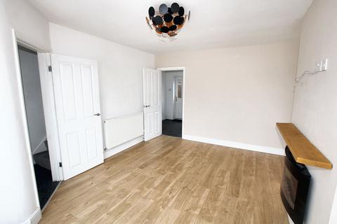 2 bedroom terraced house to rent, Ambleside Crescent, Warrington, WA2