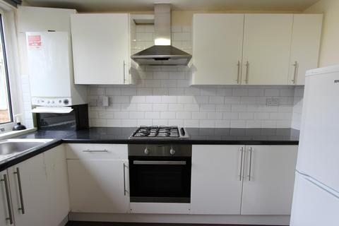 2 bedroom flat to rent, Crescent Road, London N22