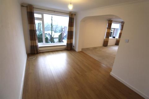 2 bedroom flat to rent, Whinslee Drive, Lostock