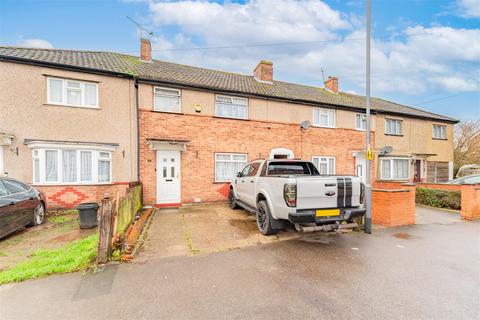 4 bedroom terraced house for sale, Maple Crescent, Slough SL2