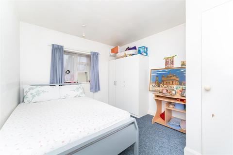 6 Maple Crescent, Slough, SL2 5LR