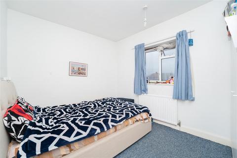 6 Maple Crescent, Slough, SL2 5LR