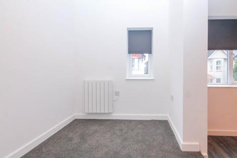 Studio to rent, Parkwood Road, Southbourne, Bournemouth