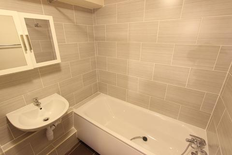 2 bedroom flat to rent, Crescent Road, London N22