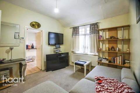 3 bedroom flat for sale, Godstone Road, Kenley