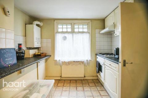 3 bedroom flat for sale, Godstone Road, Kenley