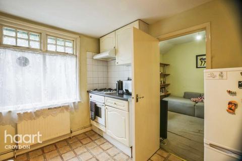 3 bedroom flat for sale, Godstone Road, Kenley