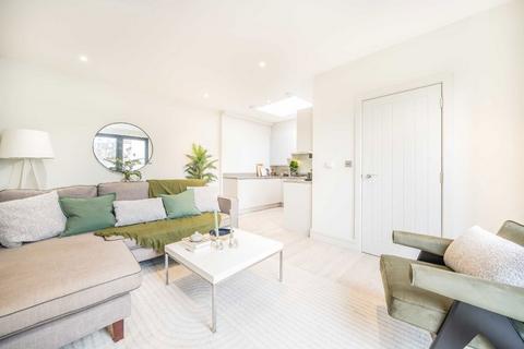 1 bedroom flat for sale, Battersea Rise, London SW11