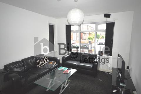 3 bedroom townhouse to rent, 28 Mayville Terrace, Hyde Park, Leeds LS6