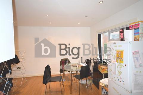 3 bedroom townhouse to rent, 28 Mayville Terrace, Hyde Park, Leeds LS6