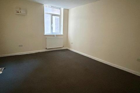 2 bedroom apartment to rent, Liverpool Road, Eccles, Manchester