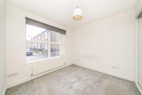 2 bedroom flat to rent, Alberta Street, London SE17