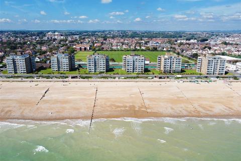 2 bedroom flat for sale, West Parade, Bexhill-On-Sea