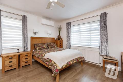 6 Cedar Gardens, Upminster, RM14 3DL