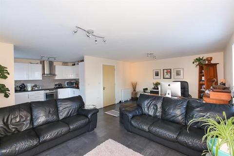 2 bedroom flat for sale, Staverton