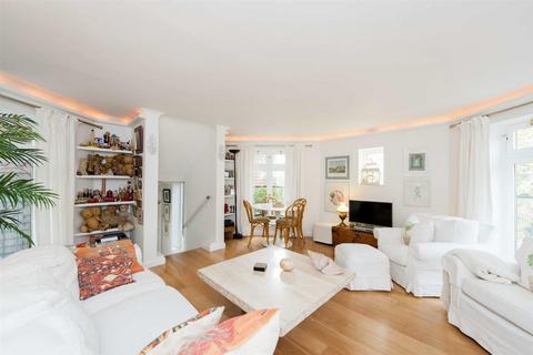 2 bedroom apartment to rent, Fitzjohns Avenue, Hampstead, NW3