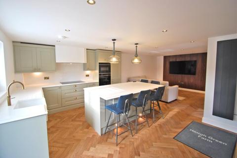 2 bedroom duplex to rent, Hough Green Farm, Hough Lane, Alderley Edge