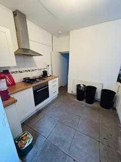 1 bedroom apartment to rent, Llantwit Road, Treforest, Pontypridd