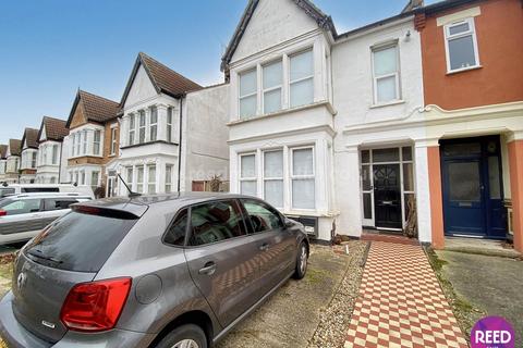 1 bedroom flat to rent, Argyll Road, Westcliff On Sea