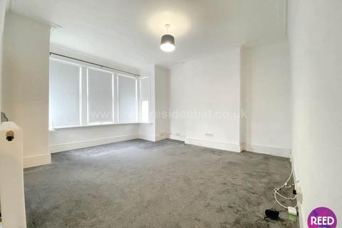 1 bedroom flat to rent, Argyll Road, Westcliff On Sea