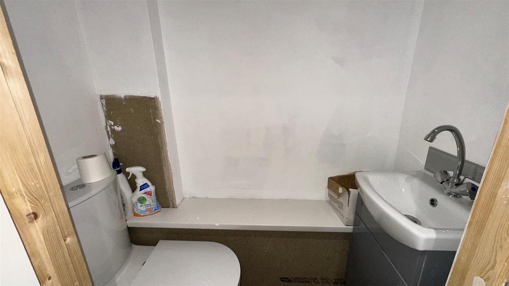 Bathroom1.jpg