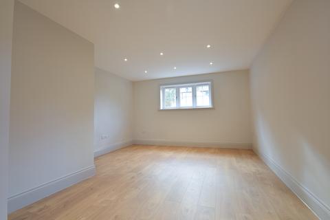 2 bedroom terraced house to rent, Victoria Road, Farnham, Surrey, GU9