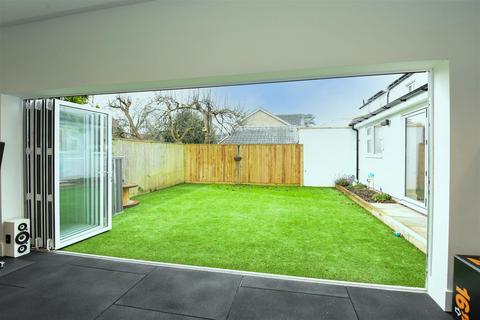 17 Frome Road, Southwick, Trowbridge, BA14 9QE