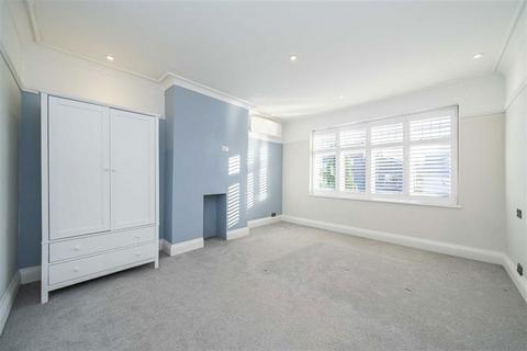 3 bedroom semi-detached house to rent, Anlaby Road, Teddington TW11